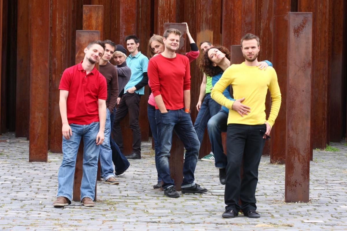 10 éves a Momentán Társulat