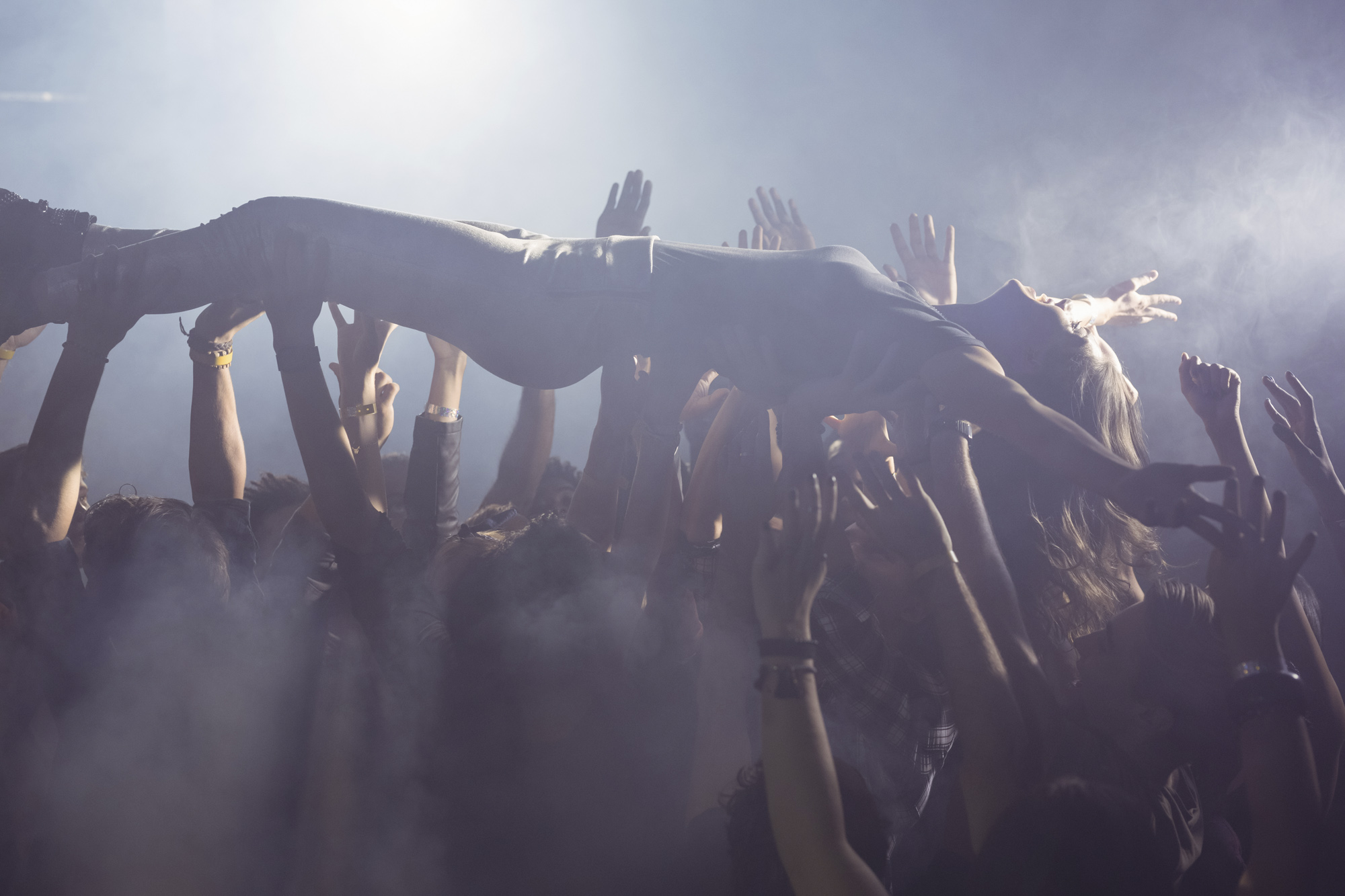 Stage diving