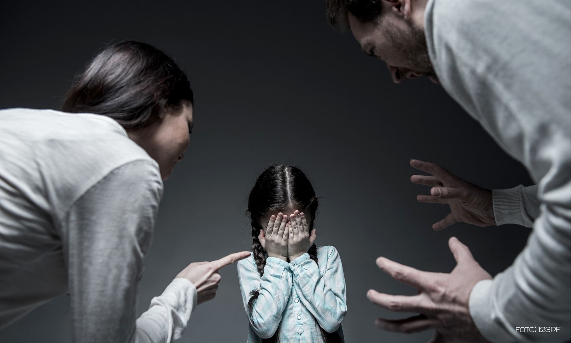 A gyermekkori érzelmi bántalmazás aláássa a saját testbe vetett bizalmat