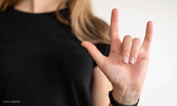 Megcáfolták a balkezesek kreativitásának mítoszát